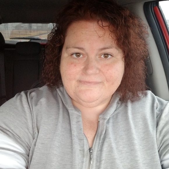 Meet your Posher, Jennifer - Picture 1 of 1